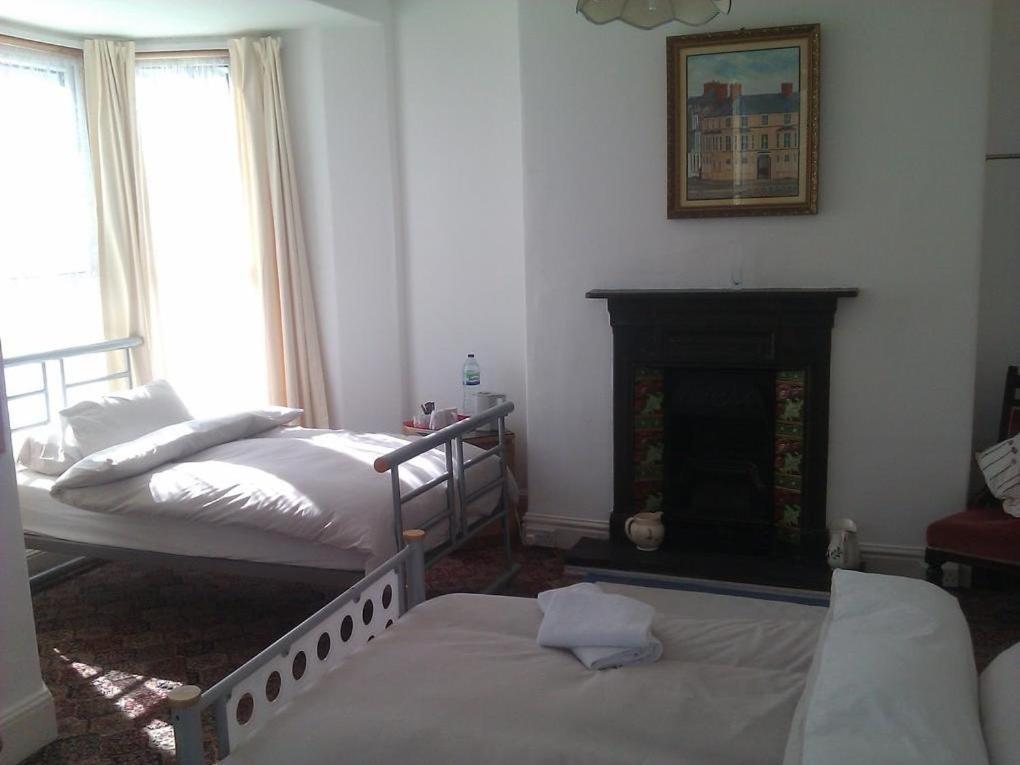 The Victoria Hotel Pwllheli Ngoại thất bức ảnh